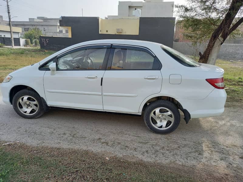 Honda City IDSI 2005 Manual 8