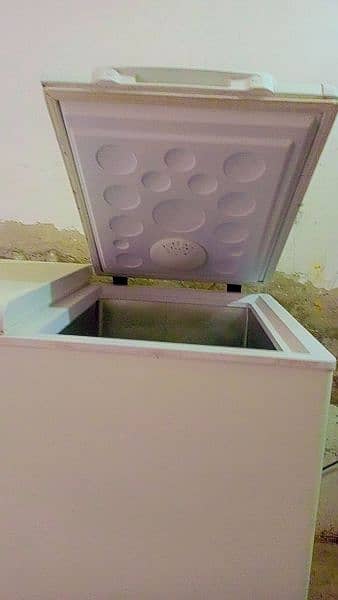 CHEST freezer Hdf-325 1