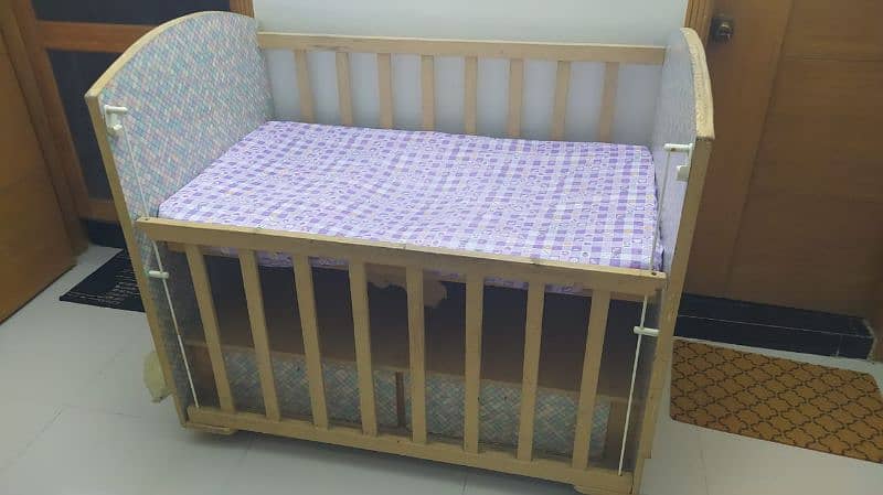 baby cot 1