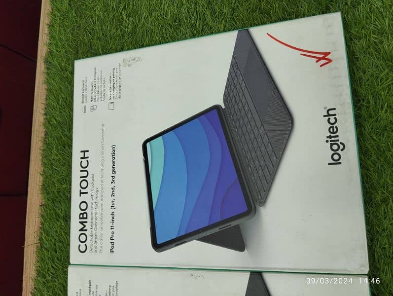 Logitech combo touch ipad pro 11 inch keyboard 1st 2nd 3rd generation 1