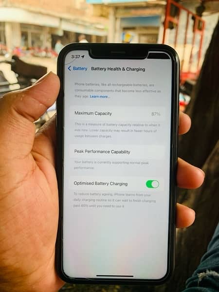 iPhone XR 10 by 9 condition water pack 64 gb 2