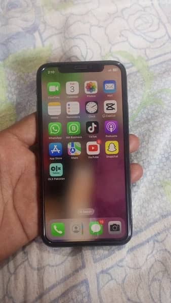 i phone x pta aprove 64 gb chalny  me behtren he 2