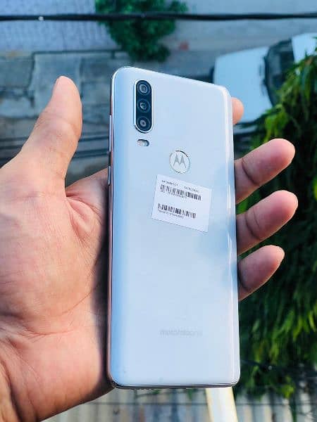 Motorola one action 4