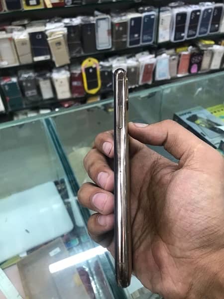 iPhone xs non pta 256gb  exchange possible  read description first 2