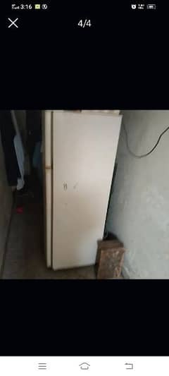 dowlance fridge in good condition