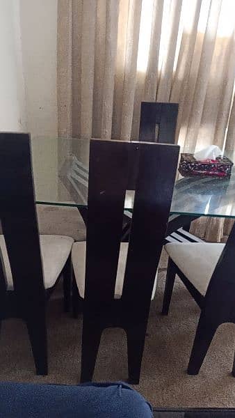 6 wooden chairs with a a high quality glass 3