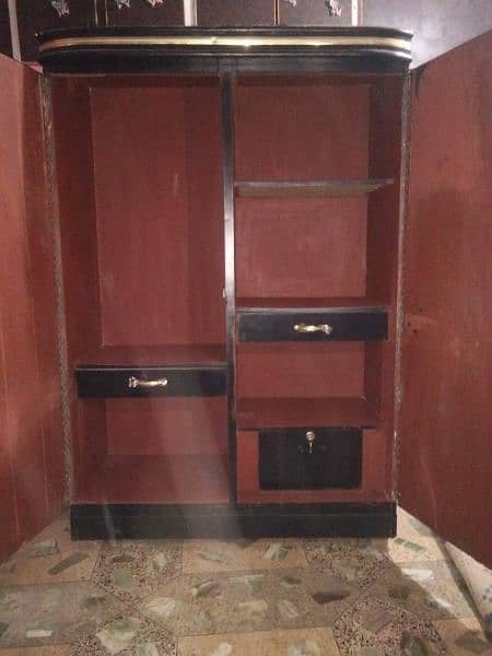 Almari 2 door for sale  Karachi 03141252173 final  Rs 8000 3