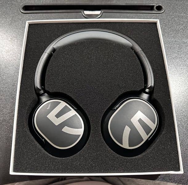 sound peats A8 wireless headphones Bluetooth 1