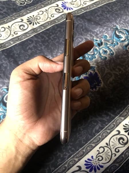 Iphone 11 Pro 256 GB PTA Approved 8