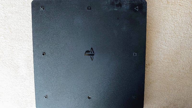 PS4 SLIM 500GB (Excellent Condition) 4