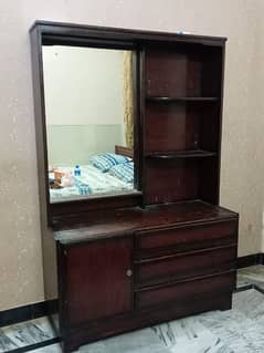 100% pure wooden Dressing Table 10/10 condition no need of repairs.