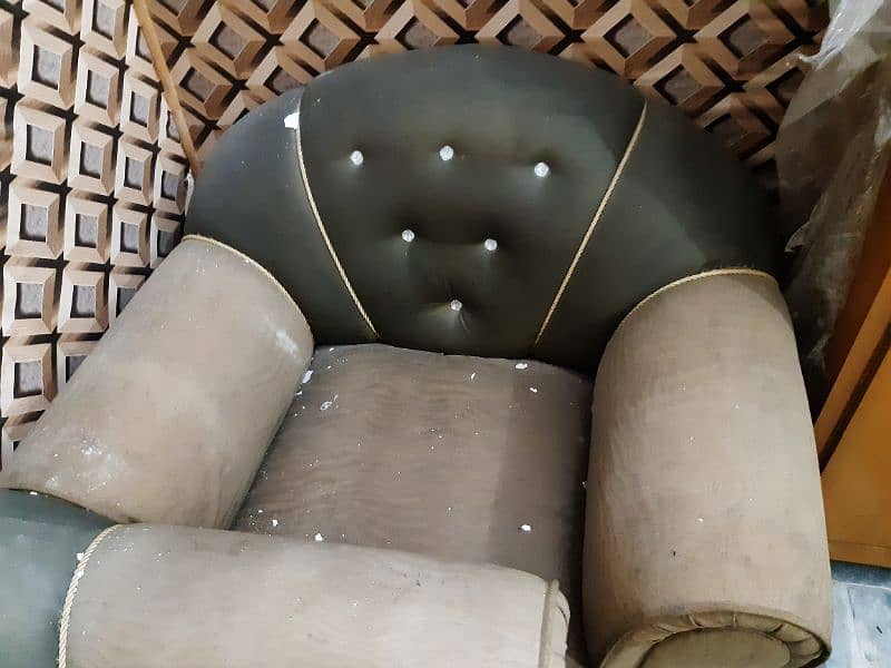 sofa Behtreen condition 1