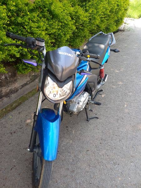 Suzuki GSX 125 12