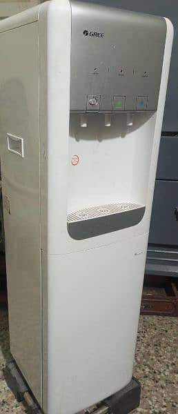 Gree Water Dispenser with Refrigerator - Excellent Condition 1