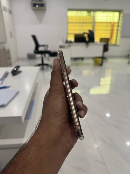 iPhone XS Max Gold 256Gb NON PTA 2