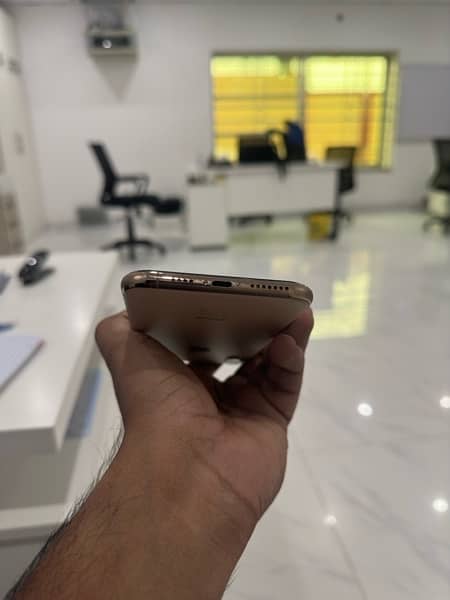 iPhone XS Max Gold 256Gb NON PTA 3