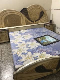 King size used bed and dressing table for sale