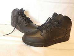 Jordan 1 Mid Triple Black Original