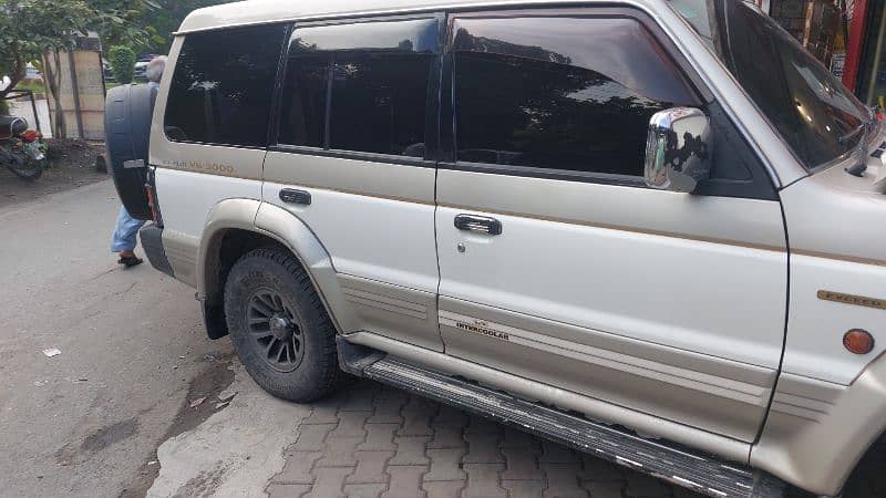 Mitsubishi Pajero 1996 9