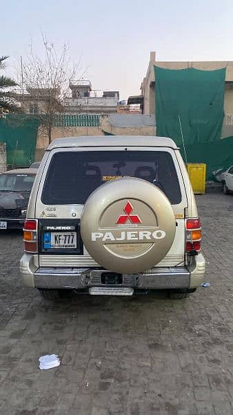 Mitsubishi Pajero 1996 15