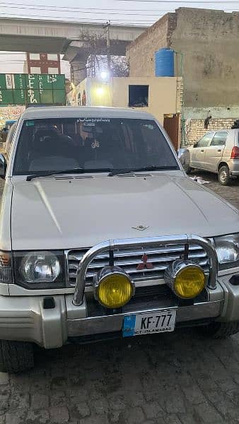 Mitsubishi Pajero 1996 19