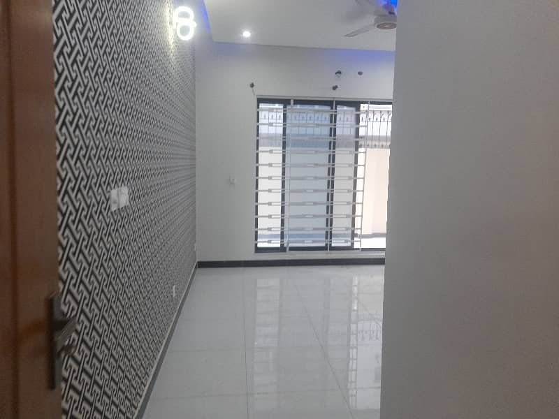 5 Marlas Ground and basement For Rent 3