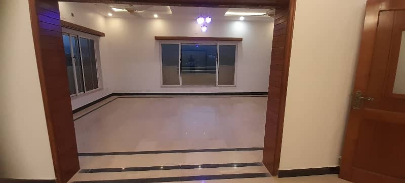 1 kanal 2 Marlas (Upper Portion For Rent ) 2