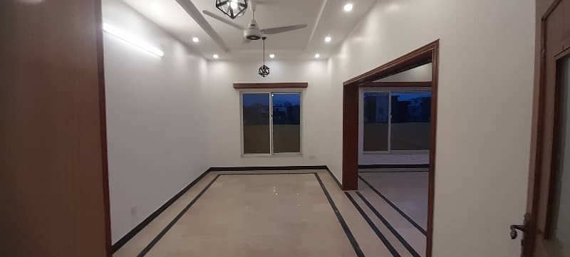 1 kanal 2 Marlas (Upper Portion For Rent ) 3