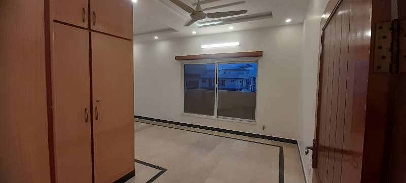 1 kanal 2 Marlas (Upper Portion For Rent ) 9