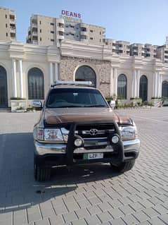 Toyota Hilux 2002 old