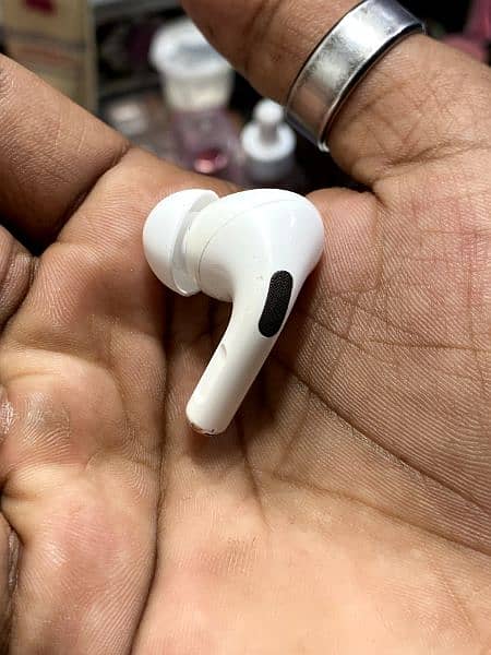 air pods pro original apple k hai just open box hai with complete box 3