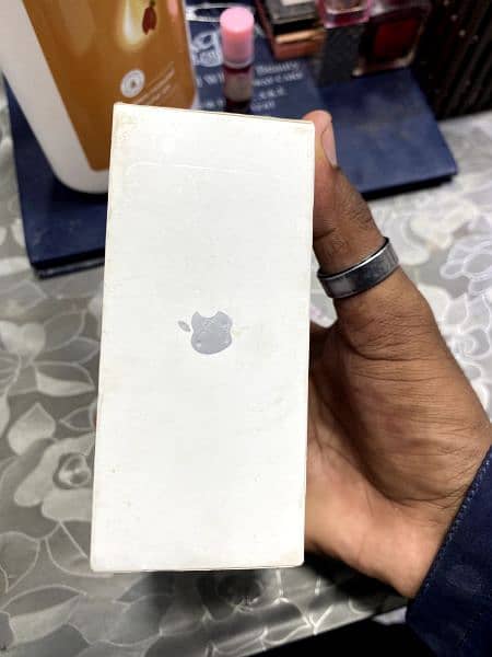 air pods pro original apple k hai just open box hai with complete box 5