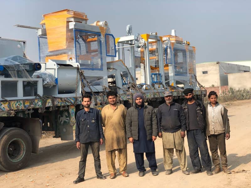 Fly ash brick and paver block machine, concrete brick machine in Pak. 7