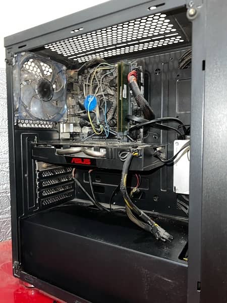 Medium Specs, Solid Gaming PC, RX 570, 10th Gen, SSD 3