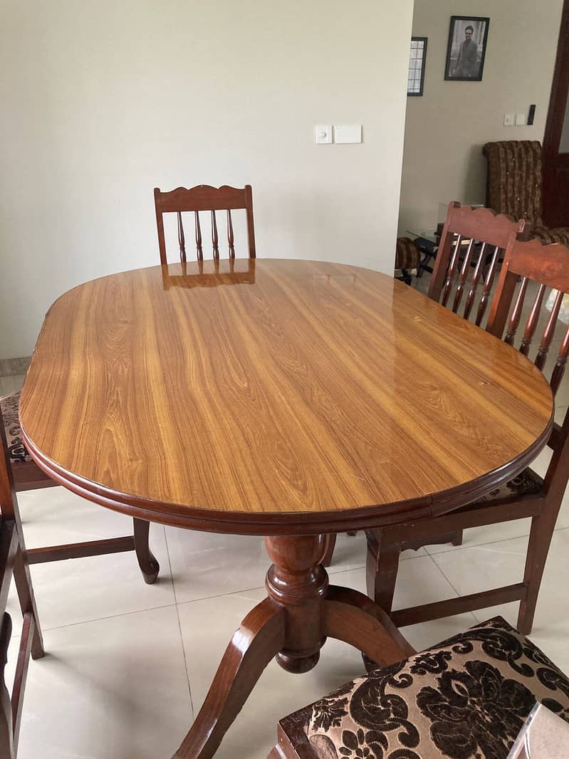 Dining Table (Oval Shaped) With 6xChairs 5