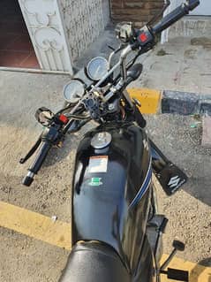 Suzuki GS 150 2015