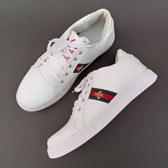 white sneakers avaliable   ONLY WTSP NO CALL WTSP NO:03487469910