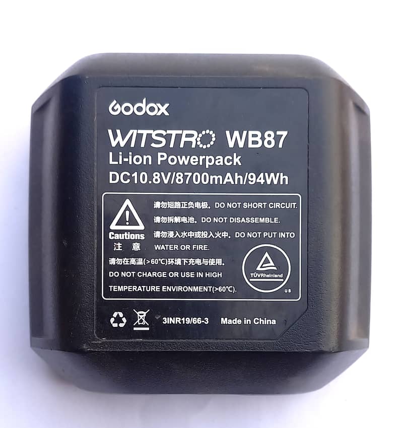 AD 600BM battery and Flesh Bulb 5