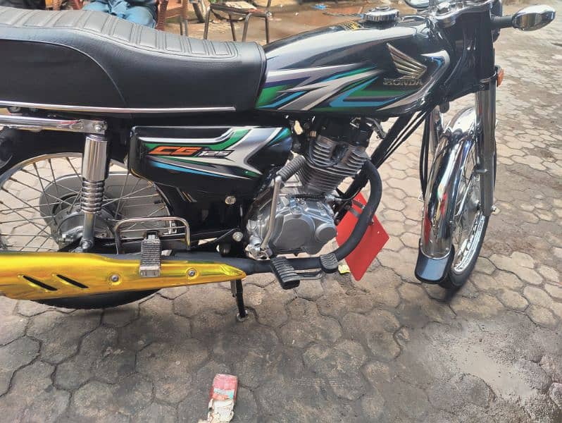 lush condition Honda 125 balck edition 6