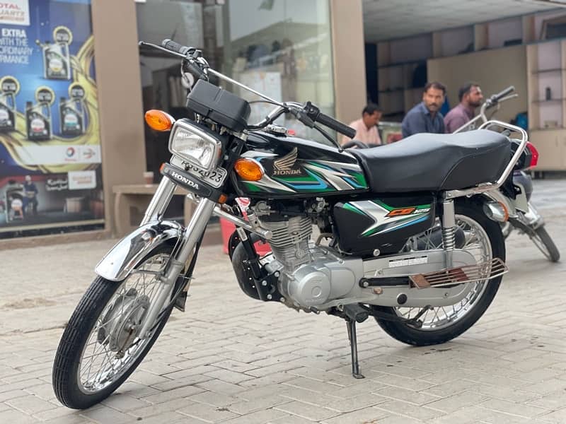 Honda CG-125 2023 with Special Number 3