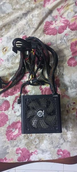 700W Power Supply 2