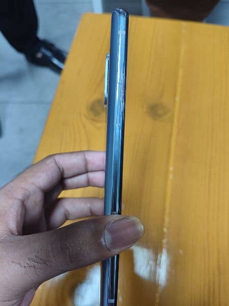 One plus 8T Global Dual Sim 9/10 with charger no box 6