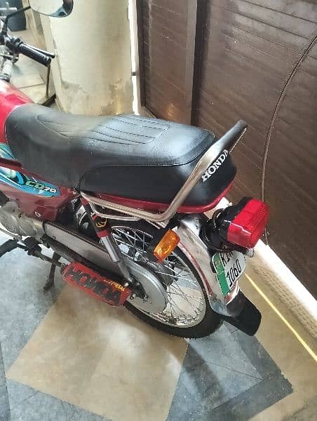 Honda cd70 6