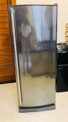 Dawlance vertical freezer