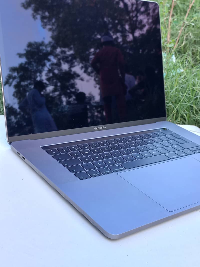 macbook pro 2018 i7 16gb 512gb 1