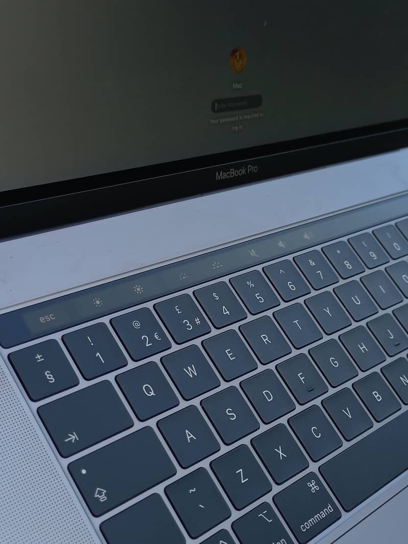 macbook pro 2018 i7 16gb 512gb 5