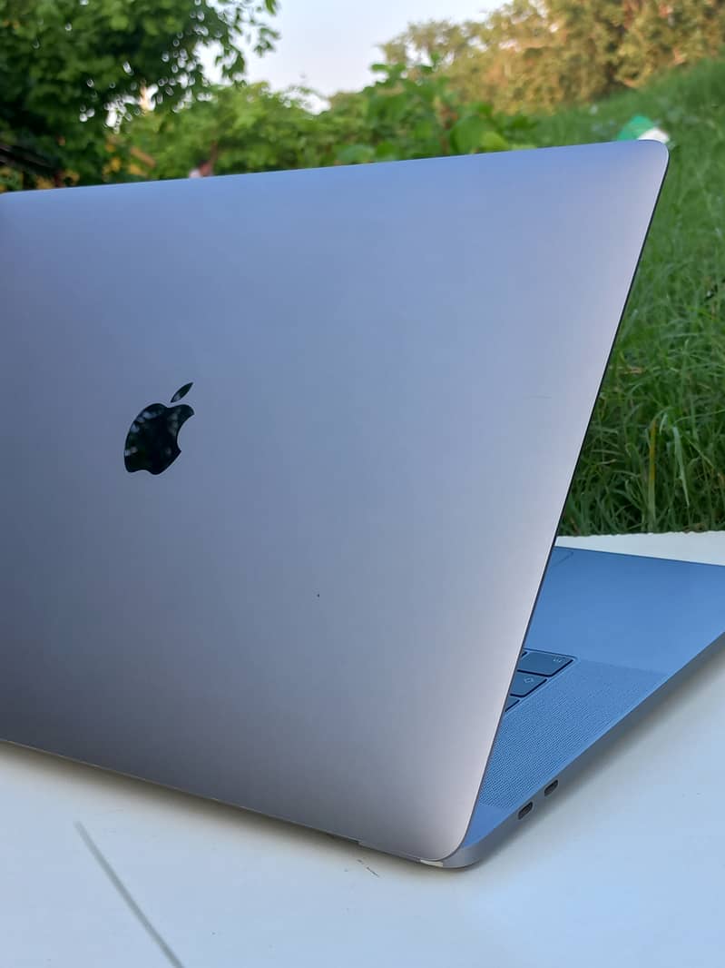 macbook pro 2018 i7 16gb 512gb 14