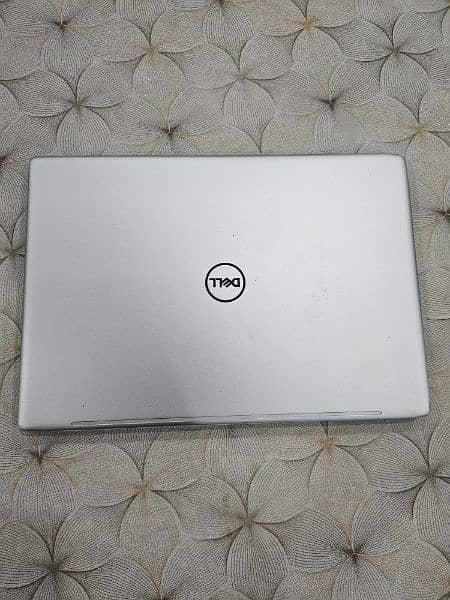 Dell Inspiron 7370 i7 8/512 touchscreen 1