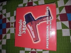 Formule 3800 hair dryer box ke sath hai