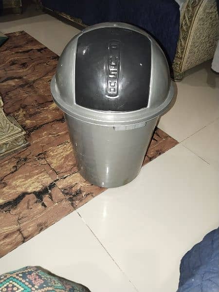 millat 30kg dustbins for sale it's new 1